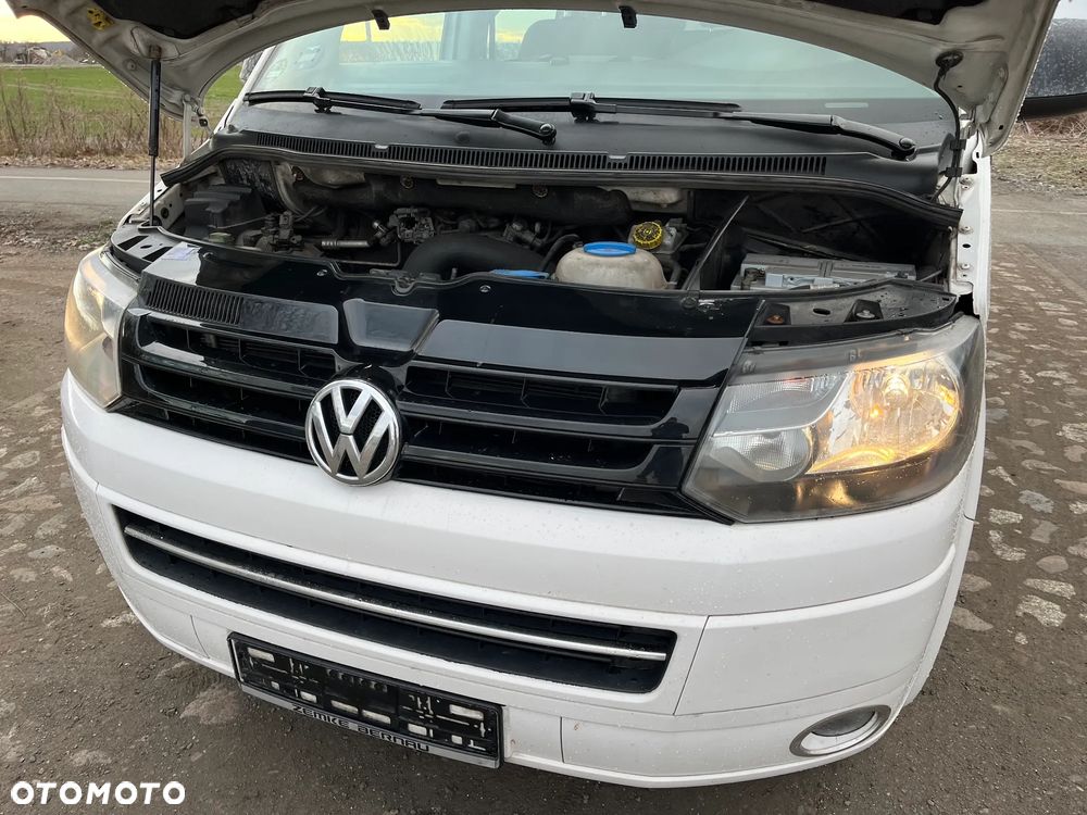 Volkswagen Caravelle - 31