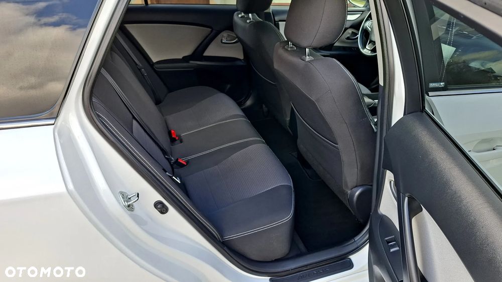 Toyota Avensis 2.0 D-4D Premium - 27