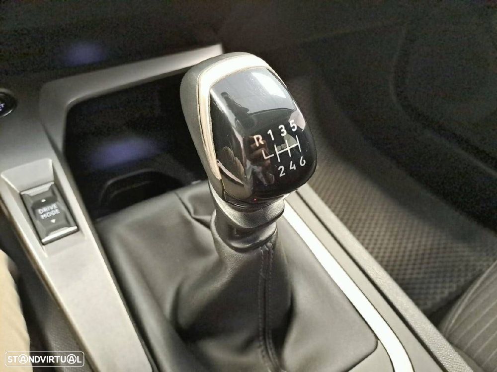 Peugeot 308 1.2 PureTech Allure Pack - 23