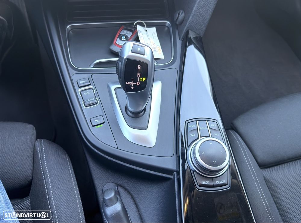 BMW 318 d Aut. Sport Line - 15