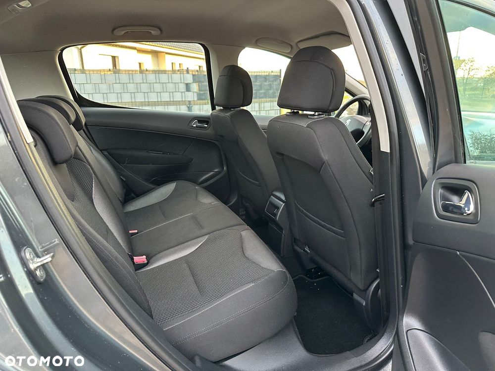 Peugeot 308 1.6 Premium - 8