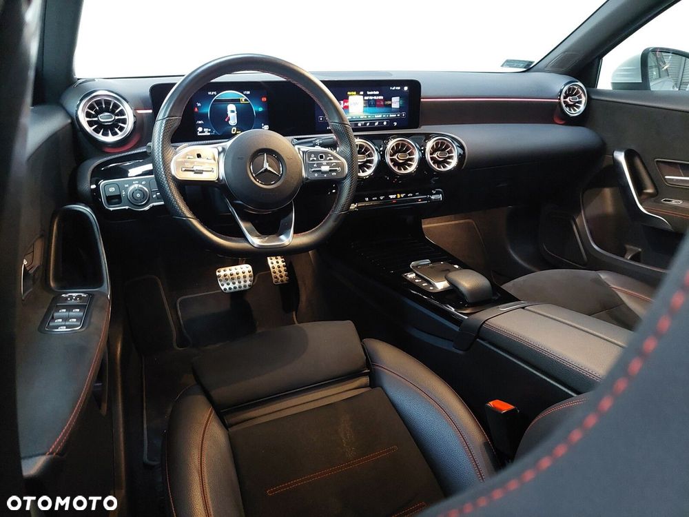 Mercedes-Benz Klasa A 180 d AMG Line 8G-DCT - 14