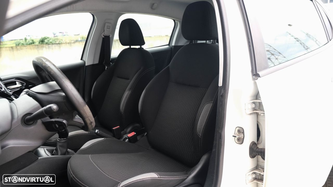 Peugeot 208 1.6 e-HDi Active - 3