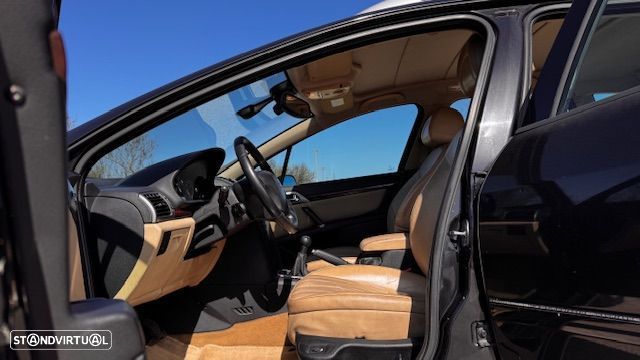 Peugeot 407 SW - 12