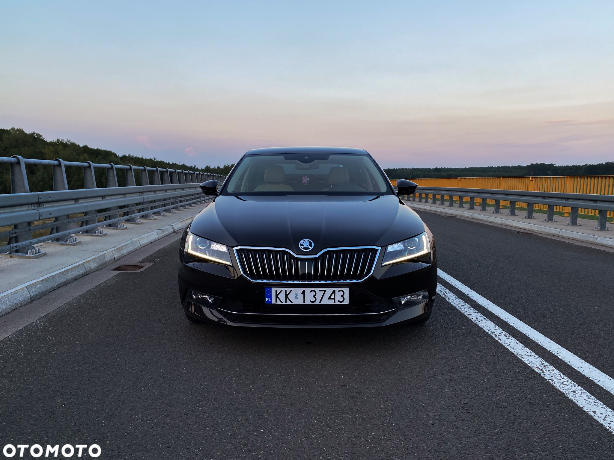 Skoda Superb 2.0 TDI DSG L&K - 4