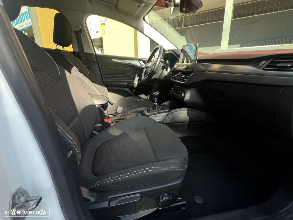 Ford Focus SW 1.0 EcoBoost S&S ACTIVE - 10