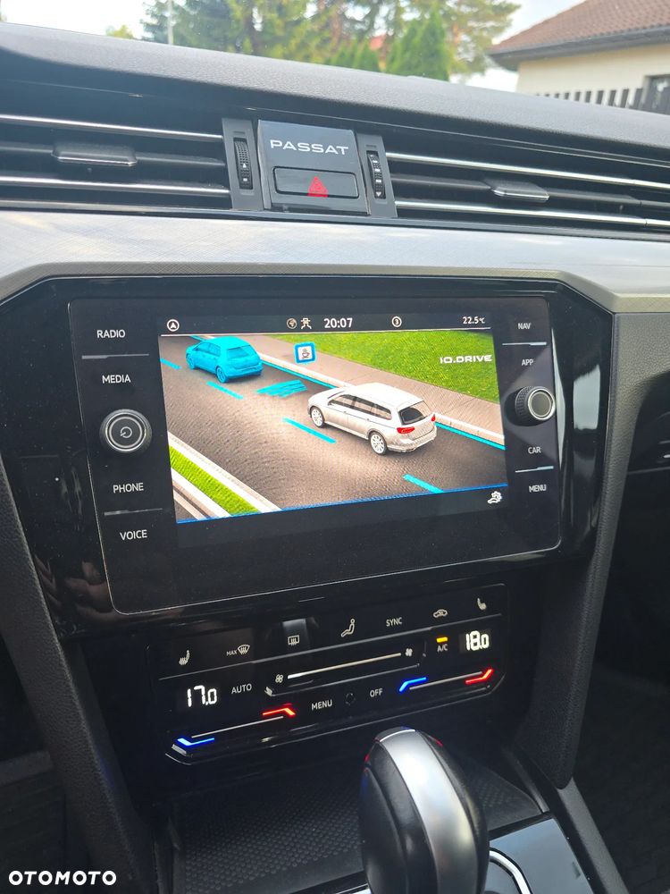 Volkswagen Passat - 20