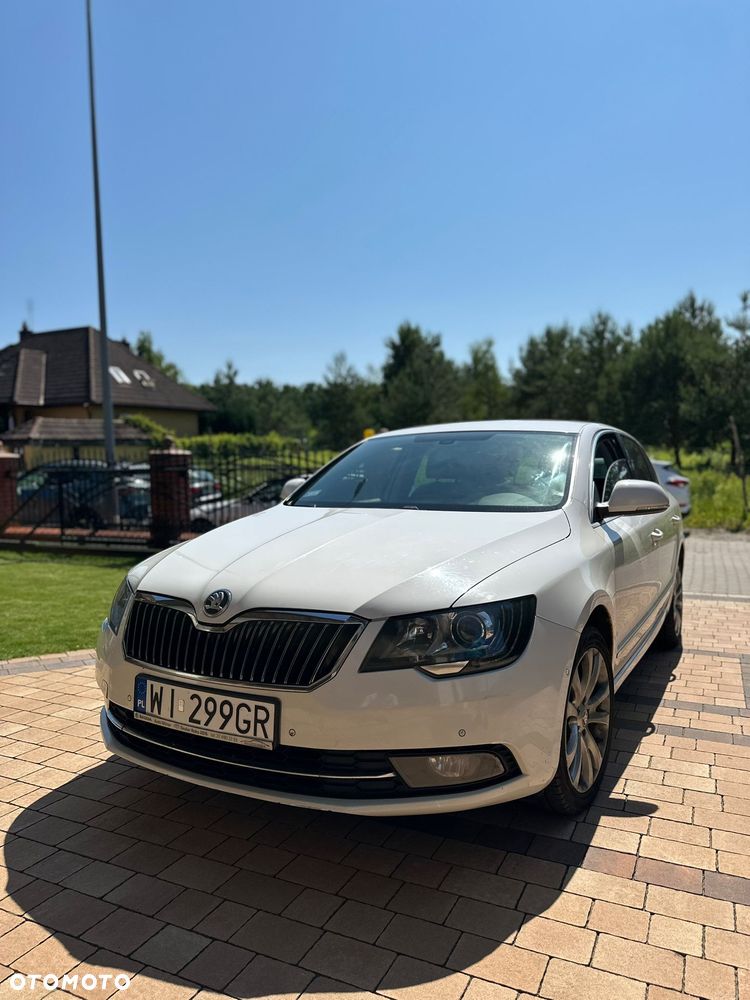 Skoda Superb 2.0 TDI Elegance DSG - 2