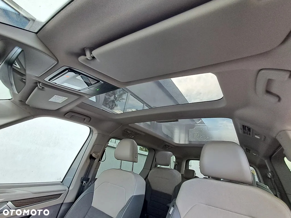 Volkswagen Multivan - 36