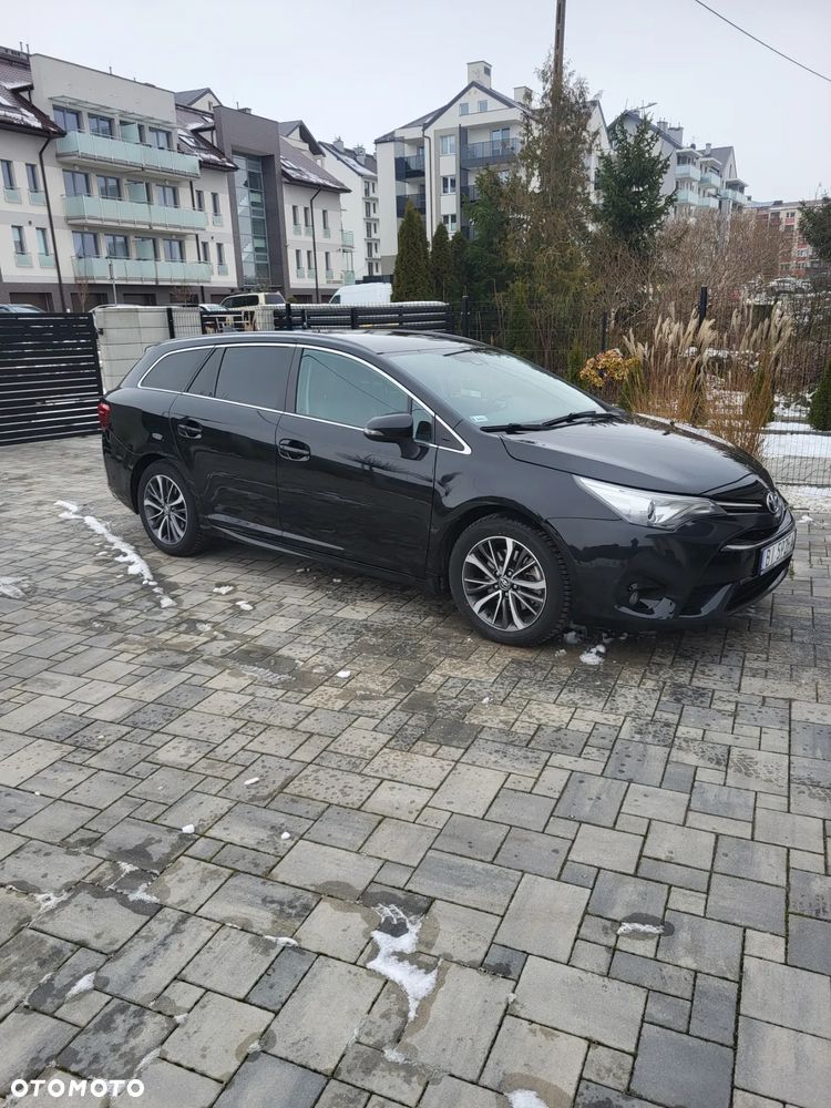 Toyota Avensis 2.0 D-4D Premium - 1
