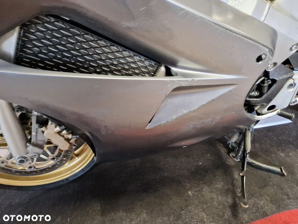 Honda VFR - 18
