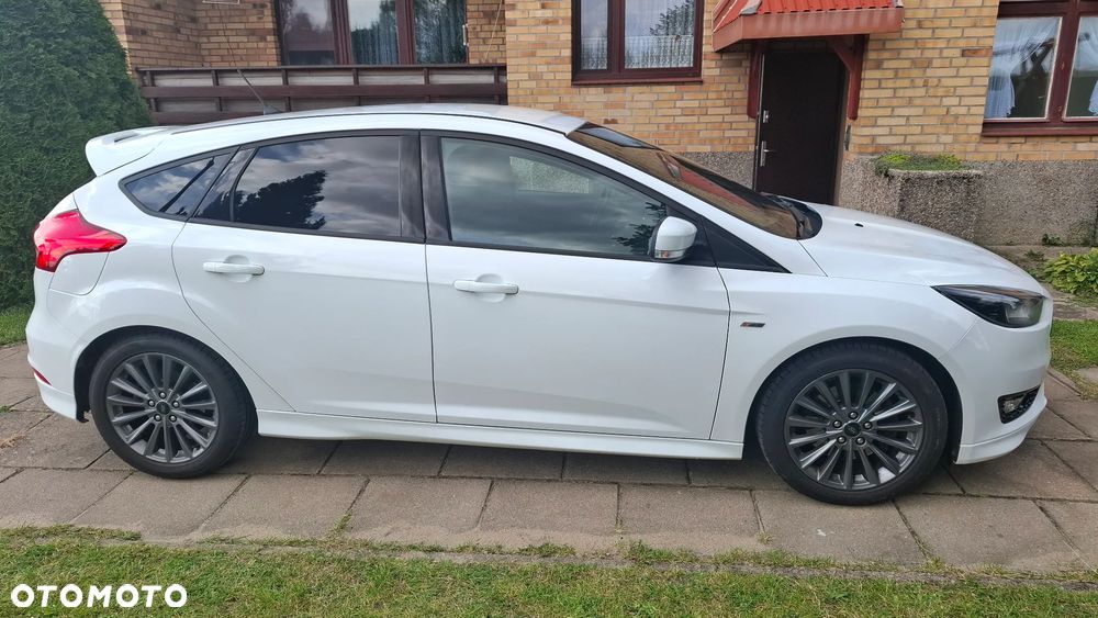 Ford Focus 1.5 EcoBoost ST-Line - 2