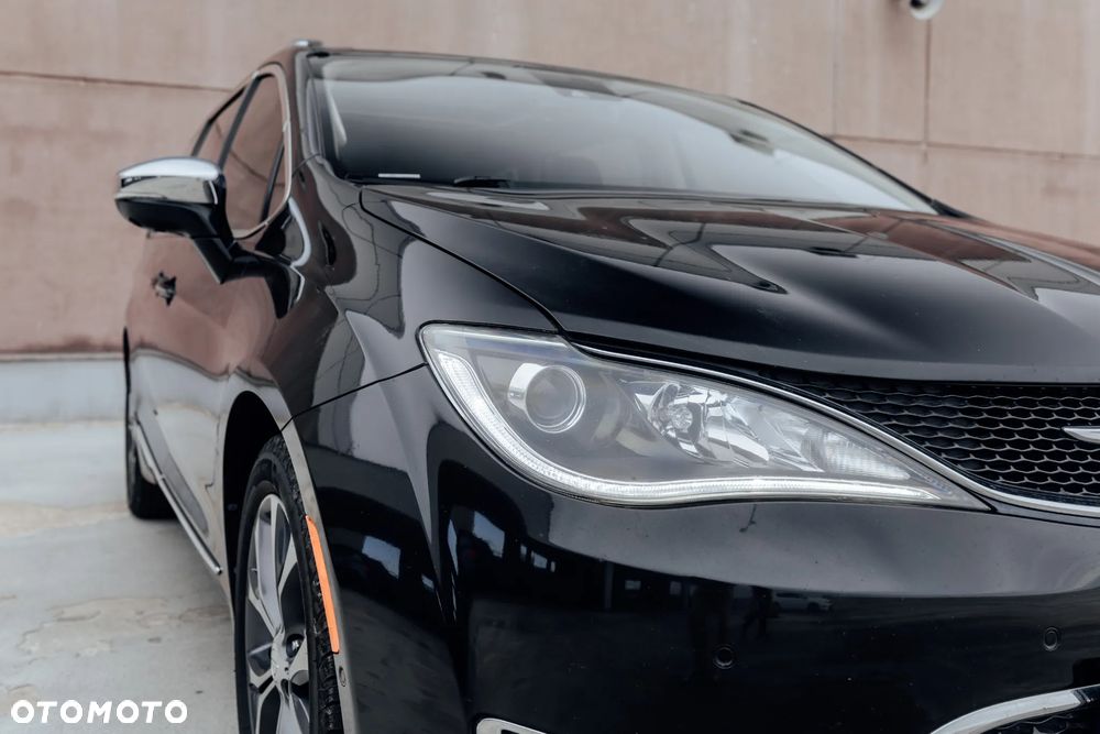 Chrysler Pacifica - 11