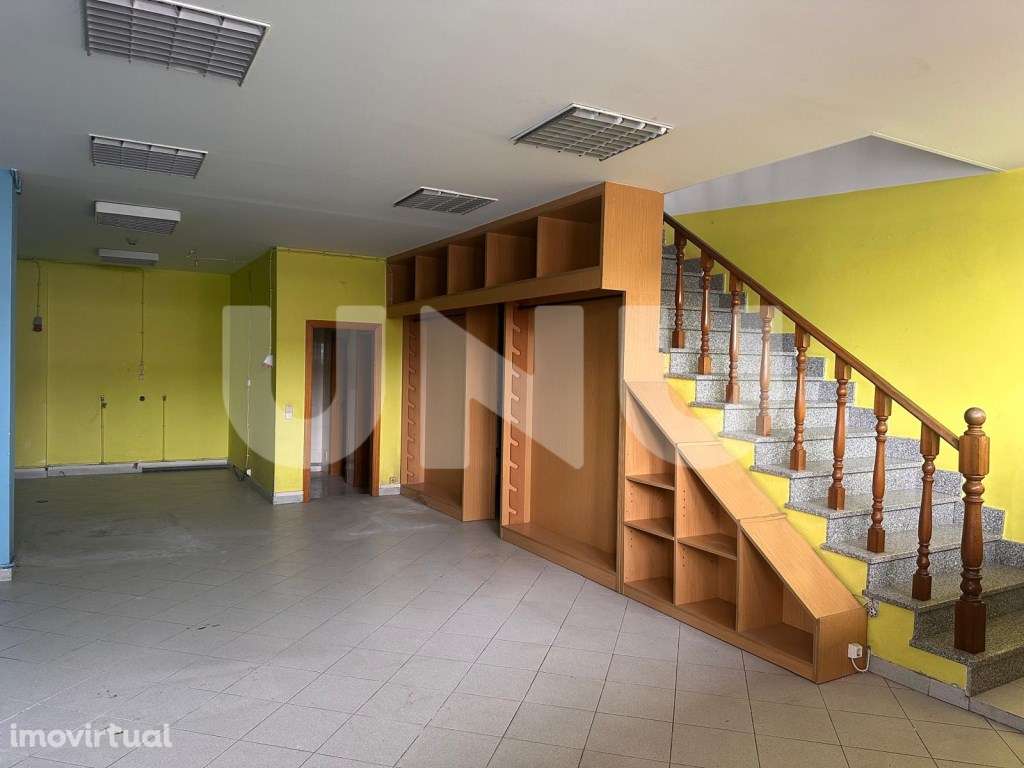 Loja para Arrendamento na Rua Marcelino Mesquita, em Linda-a-Velha - Grande imagem: 5/13