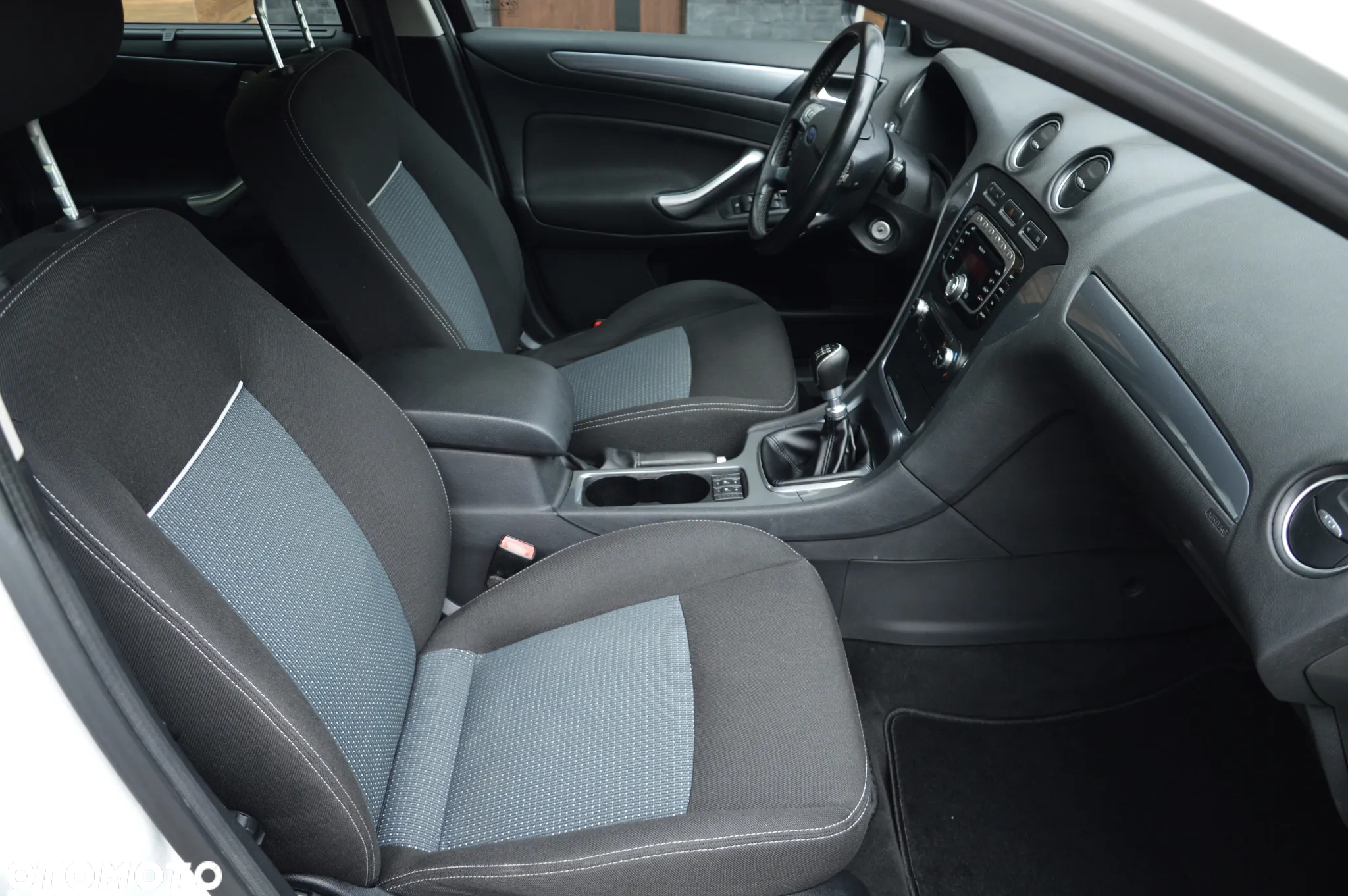 Ford Mondeo 1.6 TDCi Ambiente Plus - 14