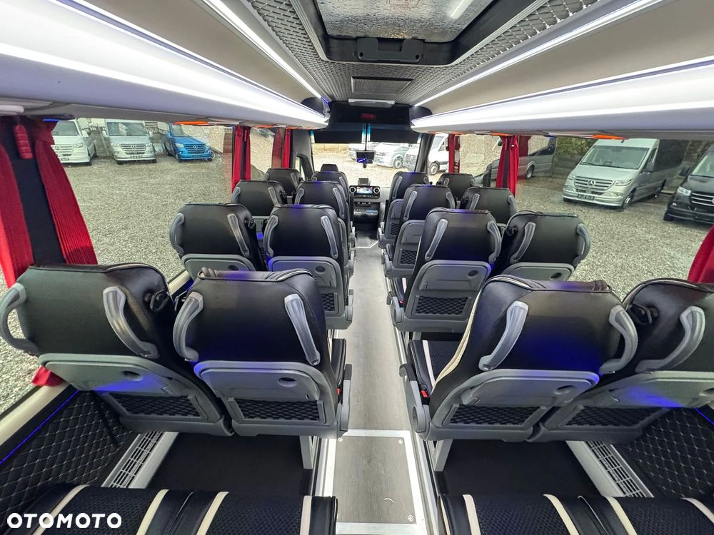Mercedes-Benz Sprinter 519 - 20