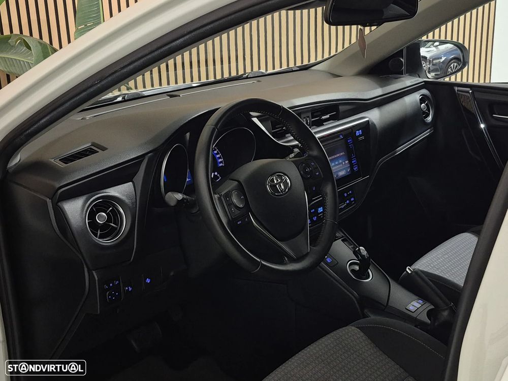 Toyota Auris 1.8 HSD Comfort +P.Techno+P.Sport - 31