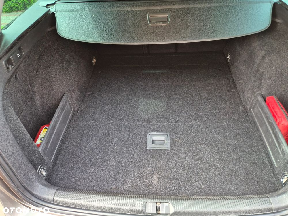 Volkswagen Passat 2.0 TDI Highline R-Style DSG - 15