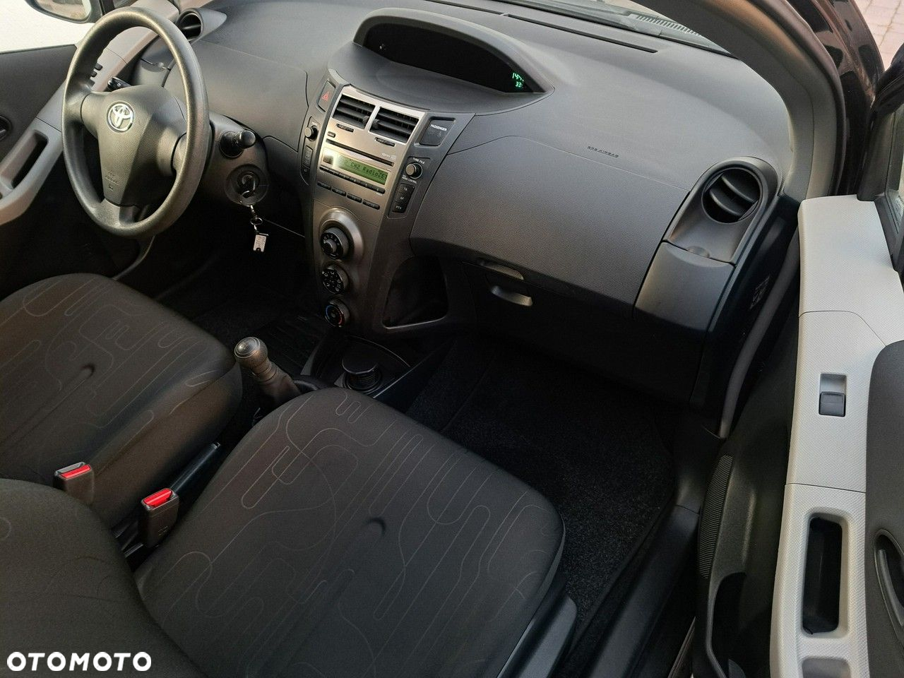 Toyota Yaris - 12