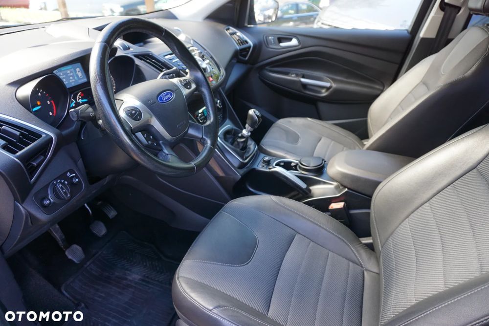 Ford Kuga 2.0 TDCi 2x4 Titanium - 9