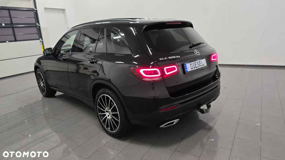 Mercedes-Benz GLC 300 de 4Matic 9G-TRONIC AMG Line Plus - 4