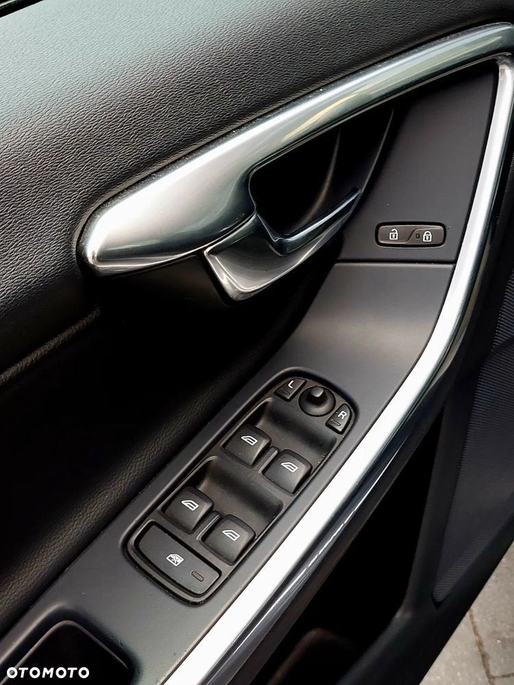 Volvo S60 T3 Drive-E Momentum - 14