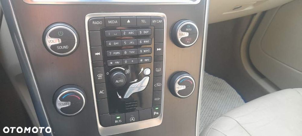 Volvo XC 60 T5 Geartronic Momentum - 14