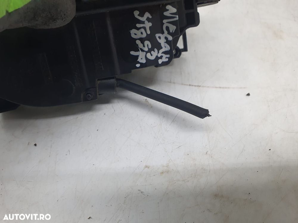 Broasca usa stanga spate 825030002r Renault Megane 3  [din 2008 pana  2014] - 2