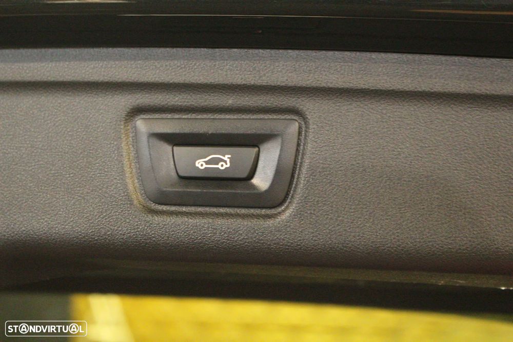 BMW 330 e Line Sport Auto - 26