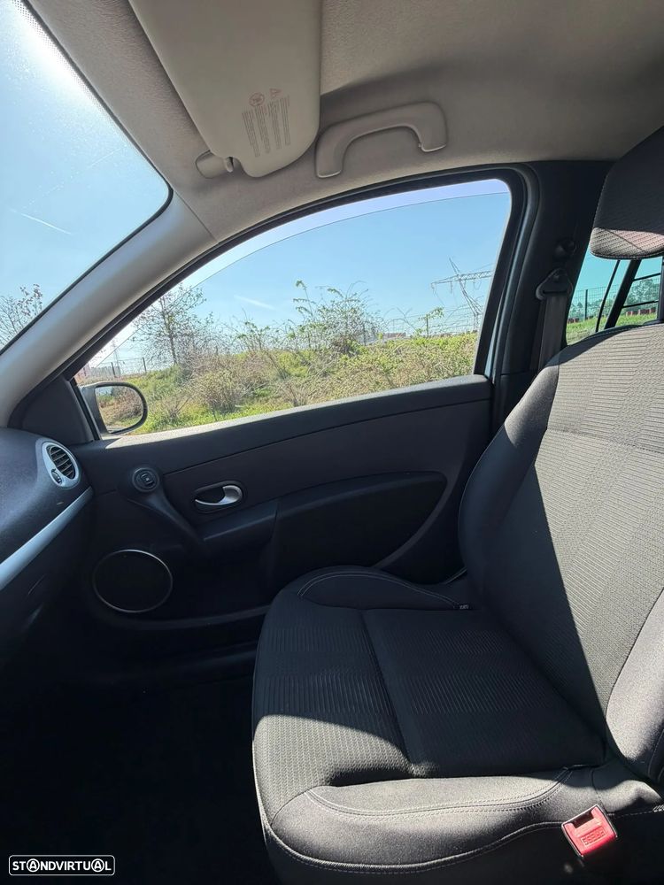 Renault Clio - 7