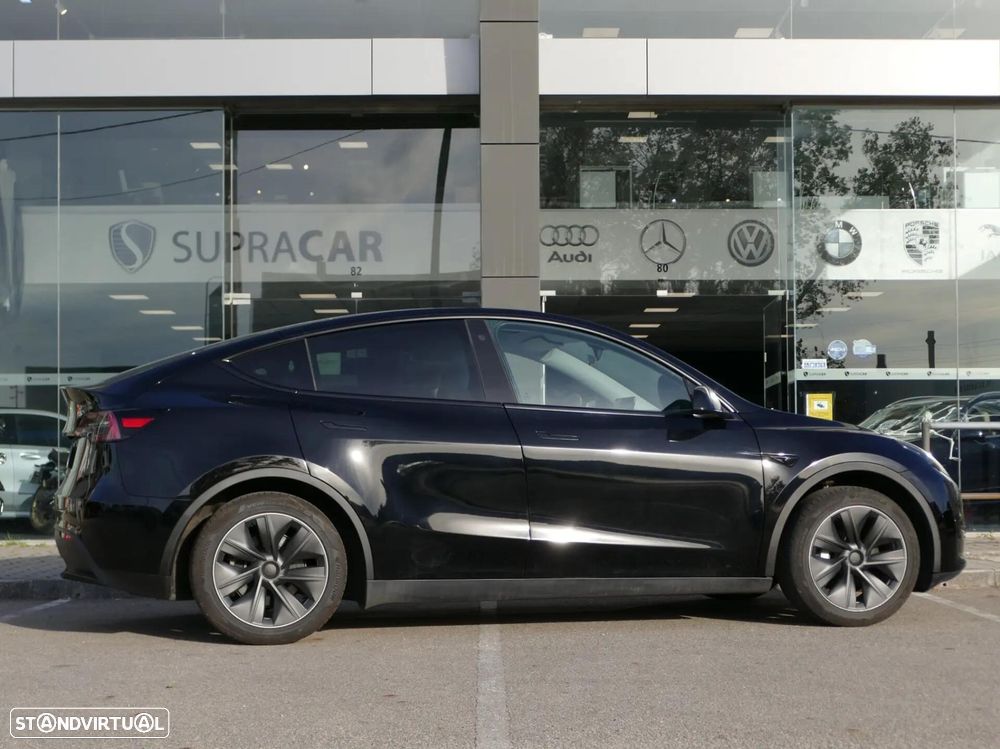 Tesla Model Y Standard - 18