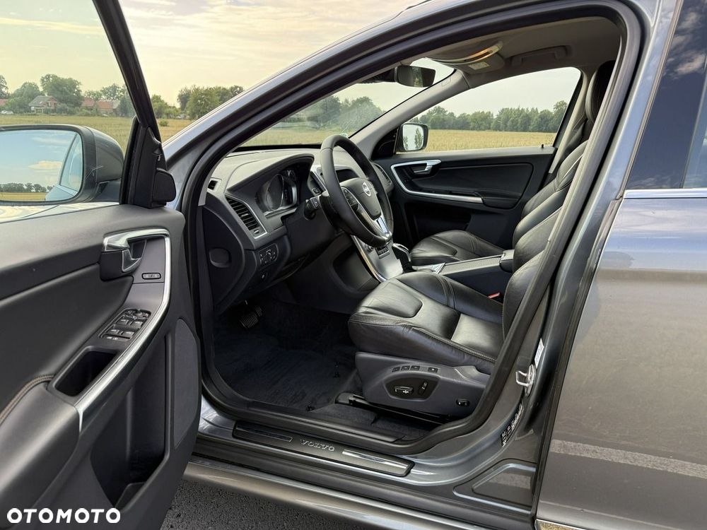Volvo XC 60 D4 Geartronic Momentum Pro - 25
