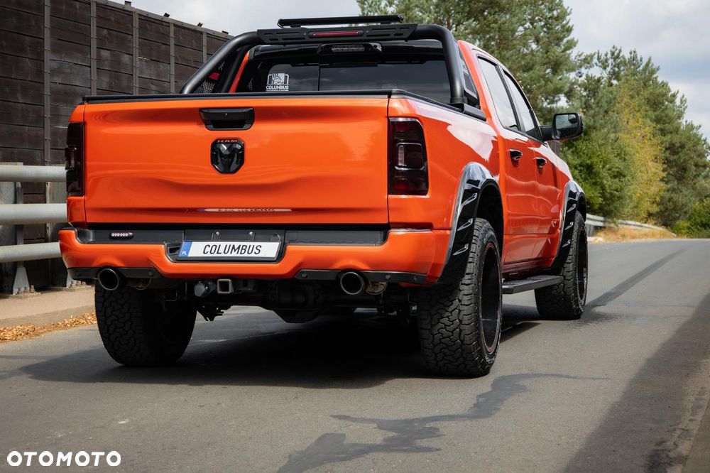 RAM 1500 5.7 Crew Cab Longbed Laramie Black - 32