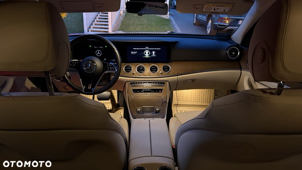 Mercedes-Benz Klasa E 220 d Exclusive - 23