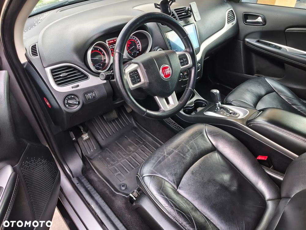 Fiat Freemont 2.0 Multijet Lounge AWD - 32