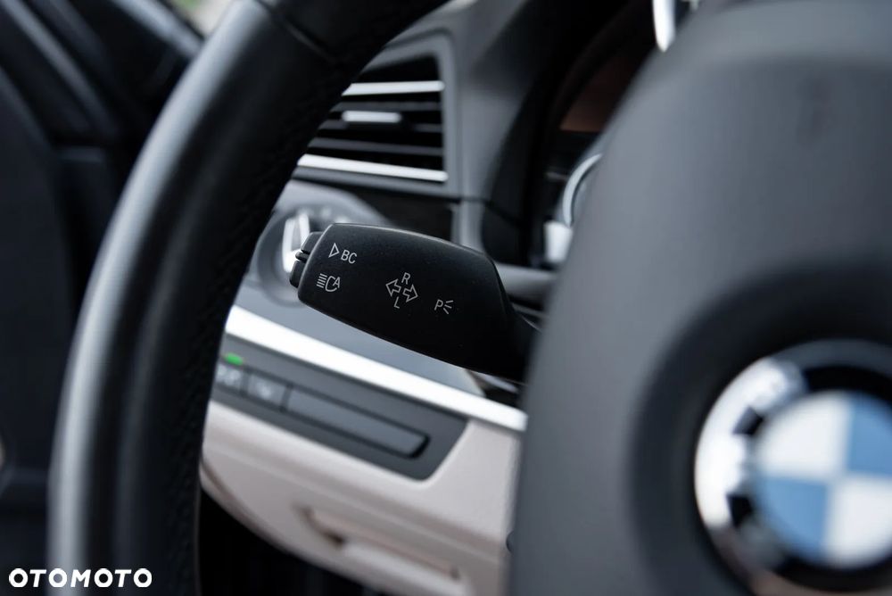 BMW Seria 5 530d xDrive Sport-Aut - 32