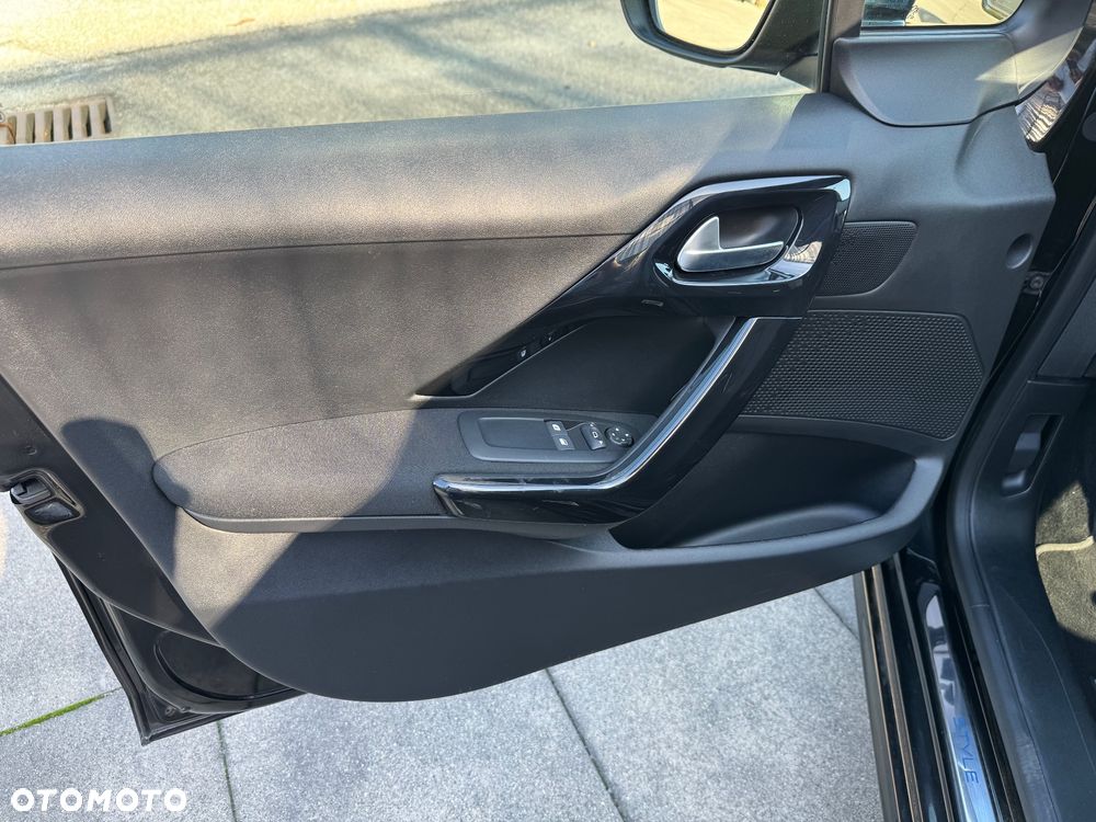 Peugeot 208 PureTech 82 Start & Stop Allure - 20