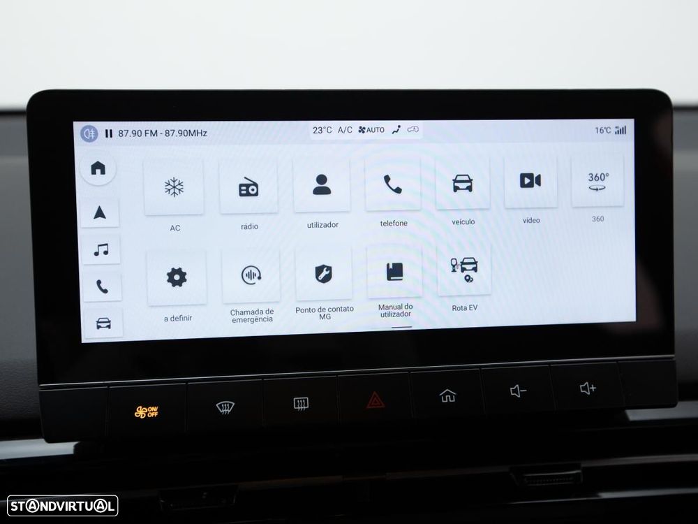 MG MG4 64 kWh Luxury - 29