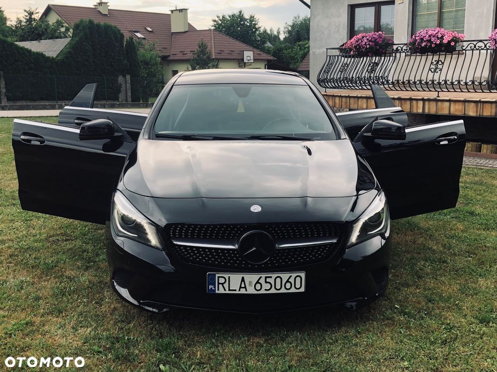 Mercedes-Benz CLA 180 7G-DCT Urban - 25