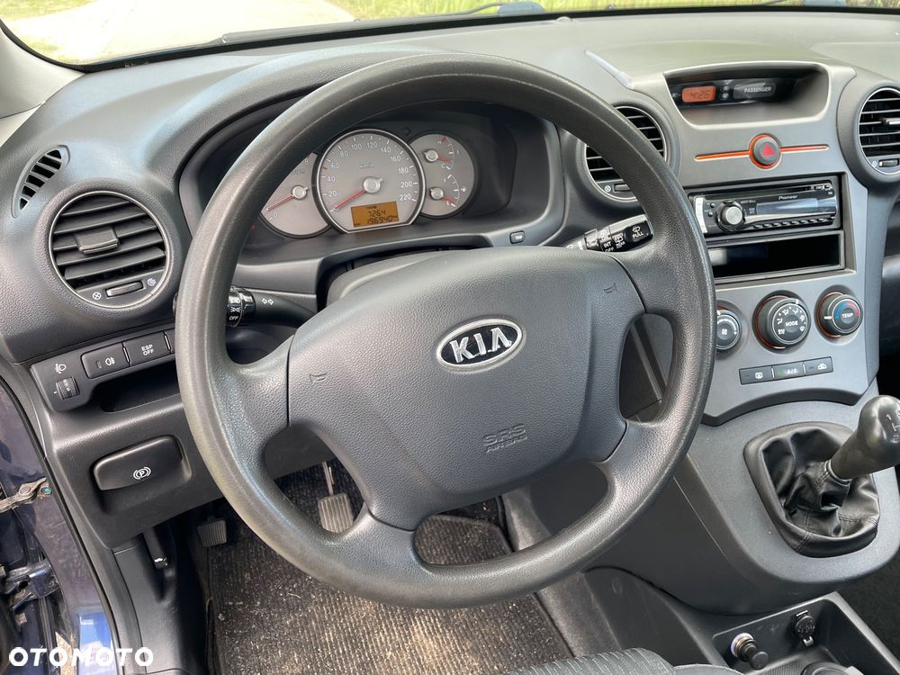 Kia Carens 2.0 CVVT EX - 10