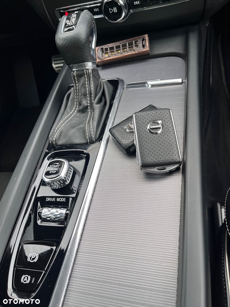 Volvo XC 60 T6 GPF AWD R-Design - 26