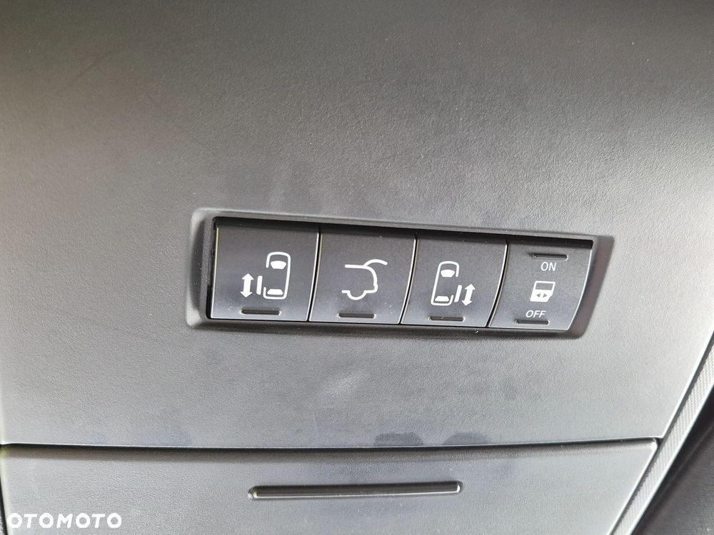 Dodge Grand Caravan - 37