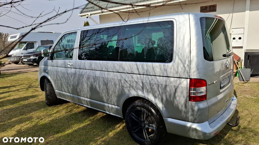 Volkswagen Multivan - 11