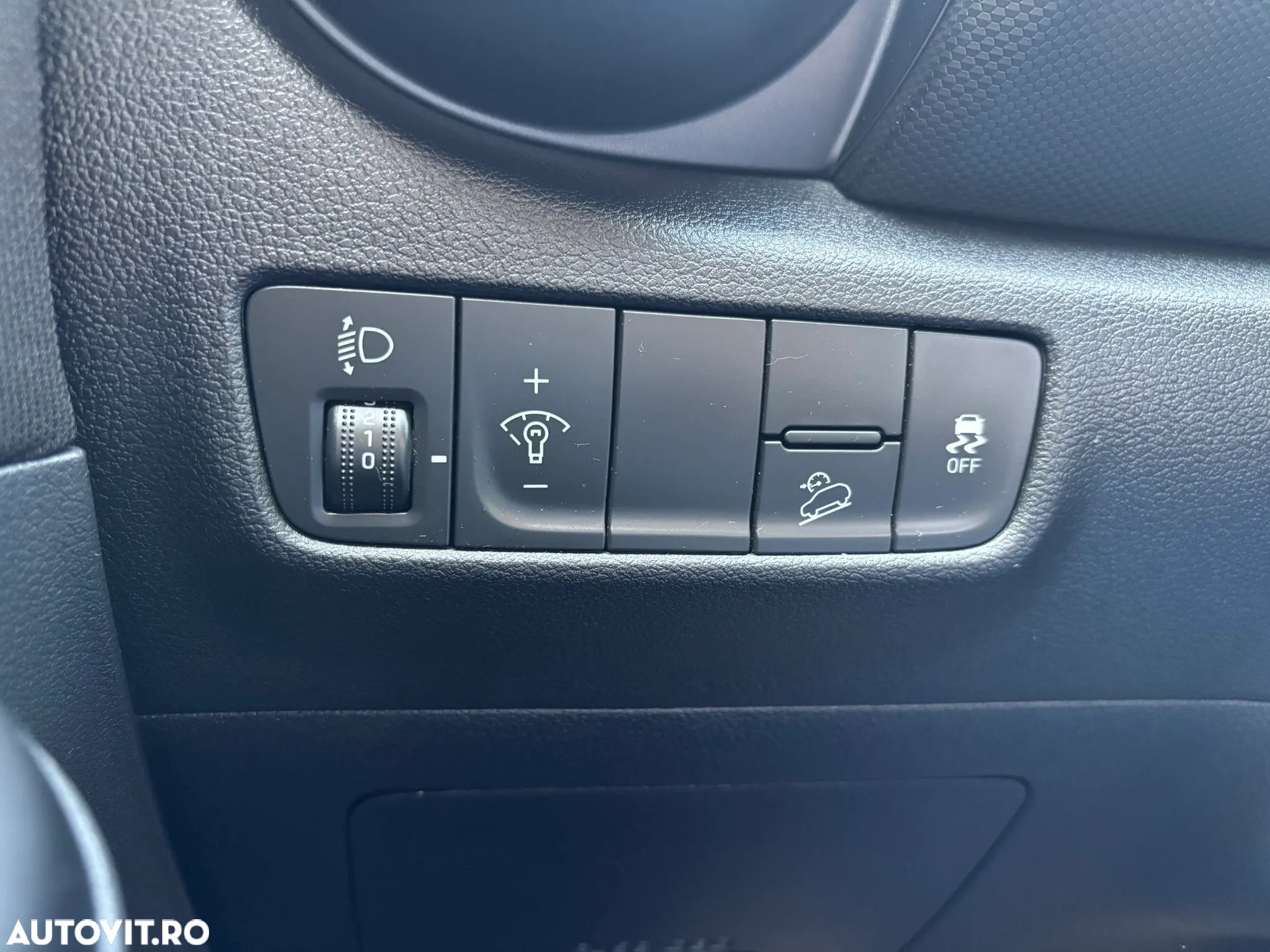 Hyundai KONA - 20