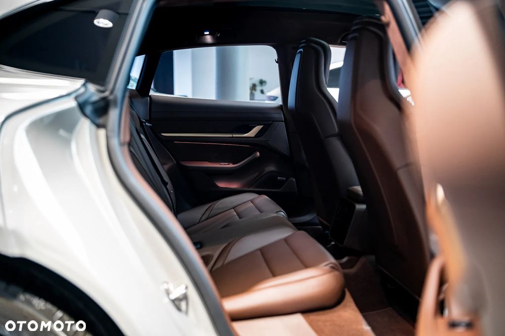 Porsche Taycan 105kWh 4S Cross Turismo - 14