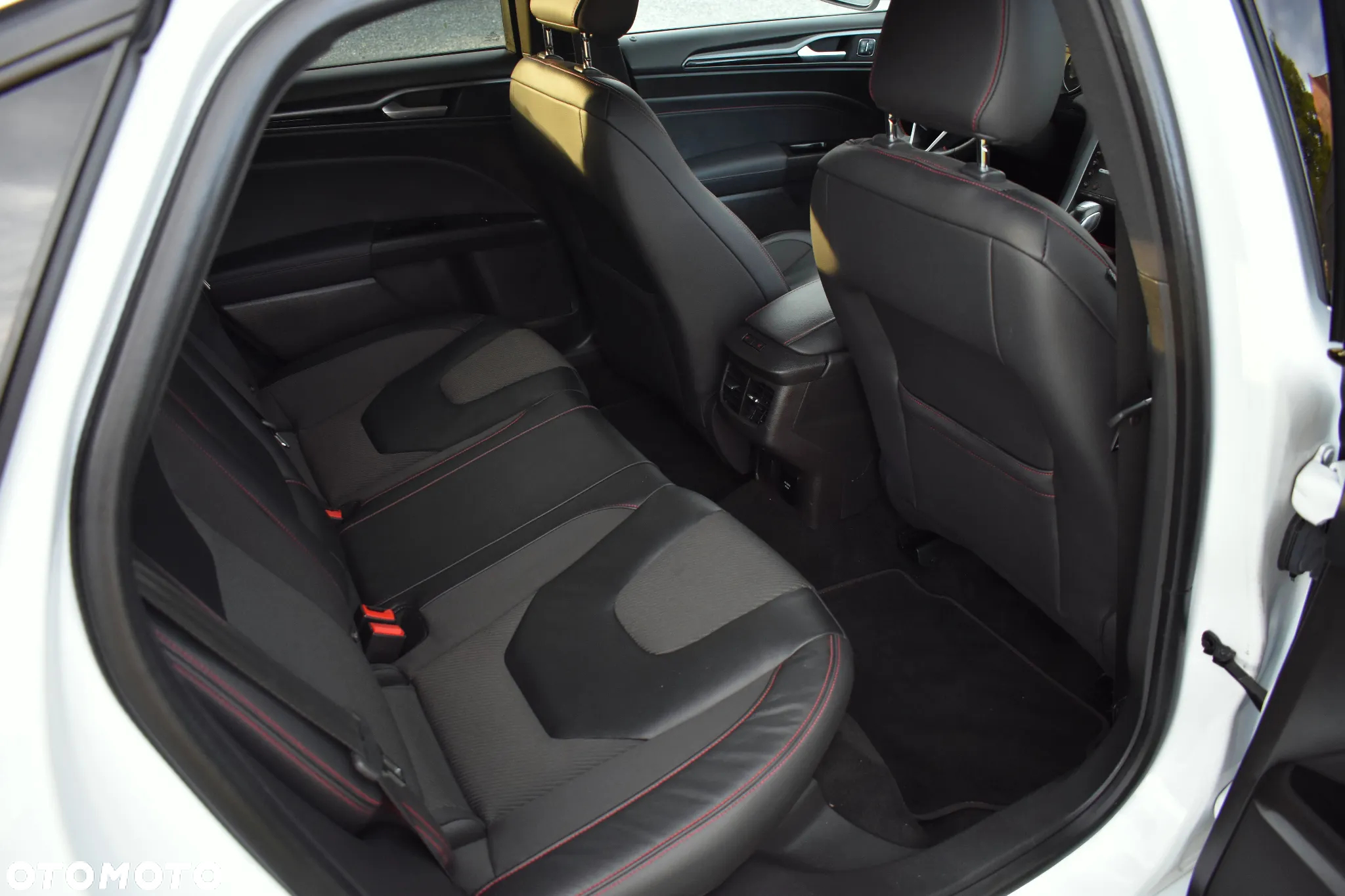 Ford Mondeo 2.0 TDCi Titanium PowerShift - 38