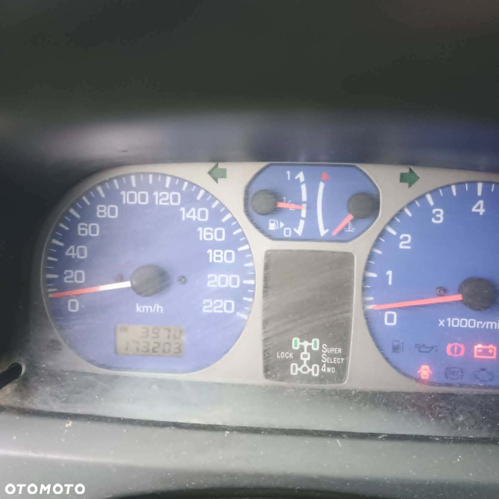 Mitsubishi Pajero Pinin 1.8 - 4