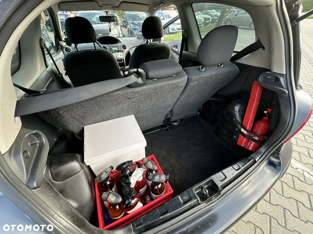 Toyota Yaris - 19