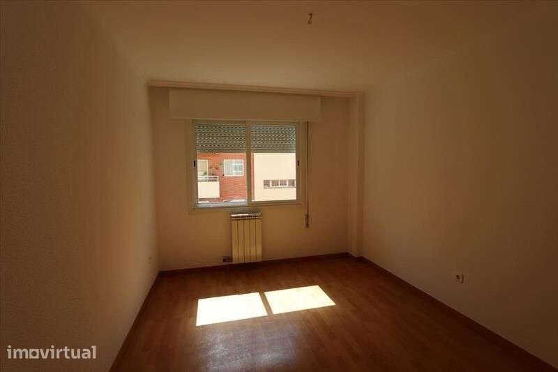 Apartamento T3 em Alhos Vedros | Garagem e arrumos - Grande imagem: 5/11