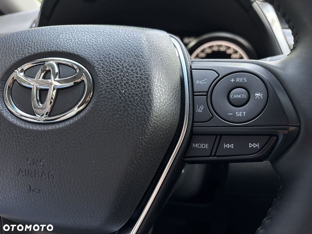 Toyota Camry 2.5 Hybrid Comfort CVT - 24